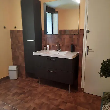 Villafranche Met Tuin En Terras Сasa de vacaciones *
