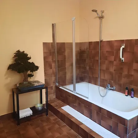 Villafranche Met Tuin En Terras Сasa de vacaciones *